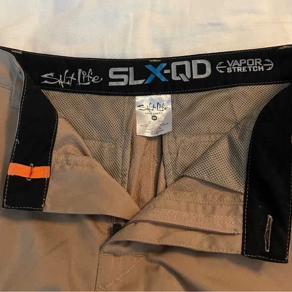 Men’s 28 Salt Life Shorts - Picture 3 of 4